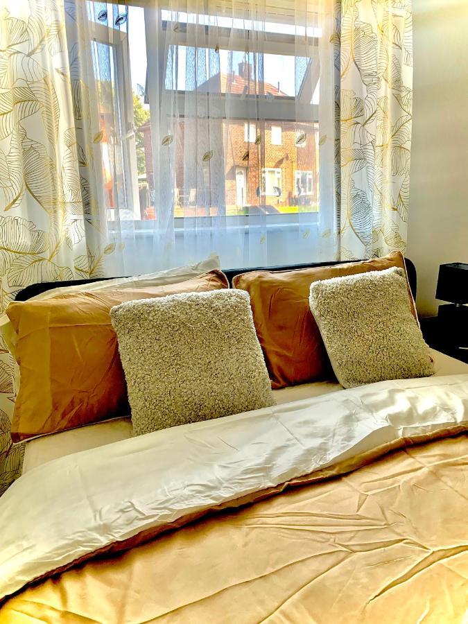 Double Room Bentilee Bucknall  Bagian luar foto