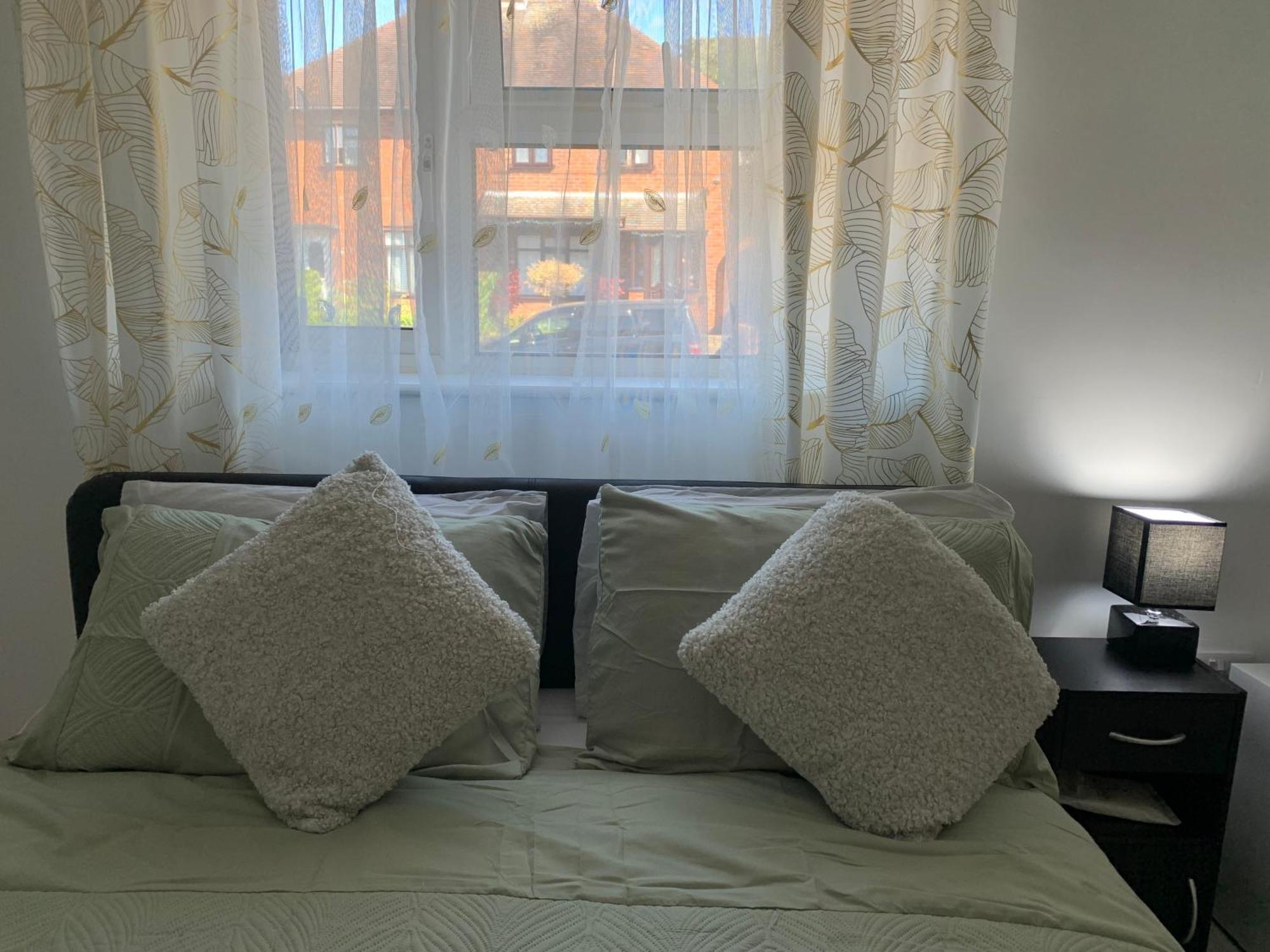 Double Room Bentilee Bucknall  Bagian luar foto